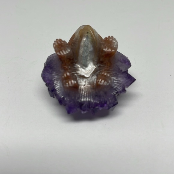 Adorable Amethyst crystals Hedge hog - Picture 7 of 7